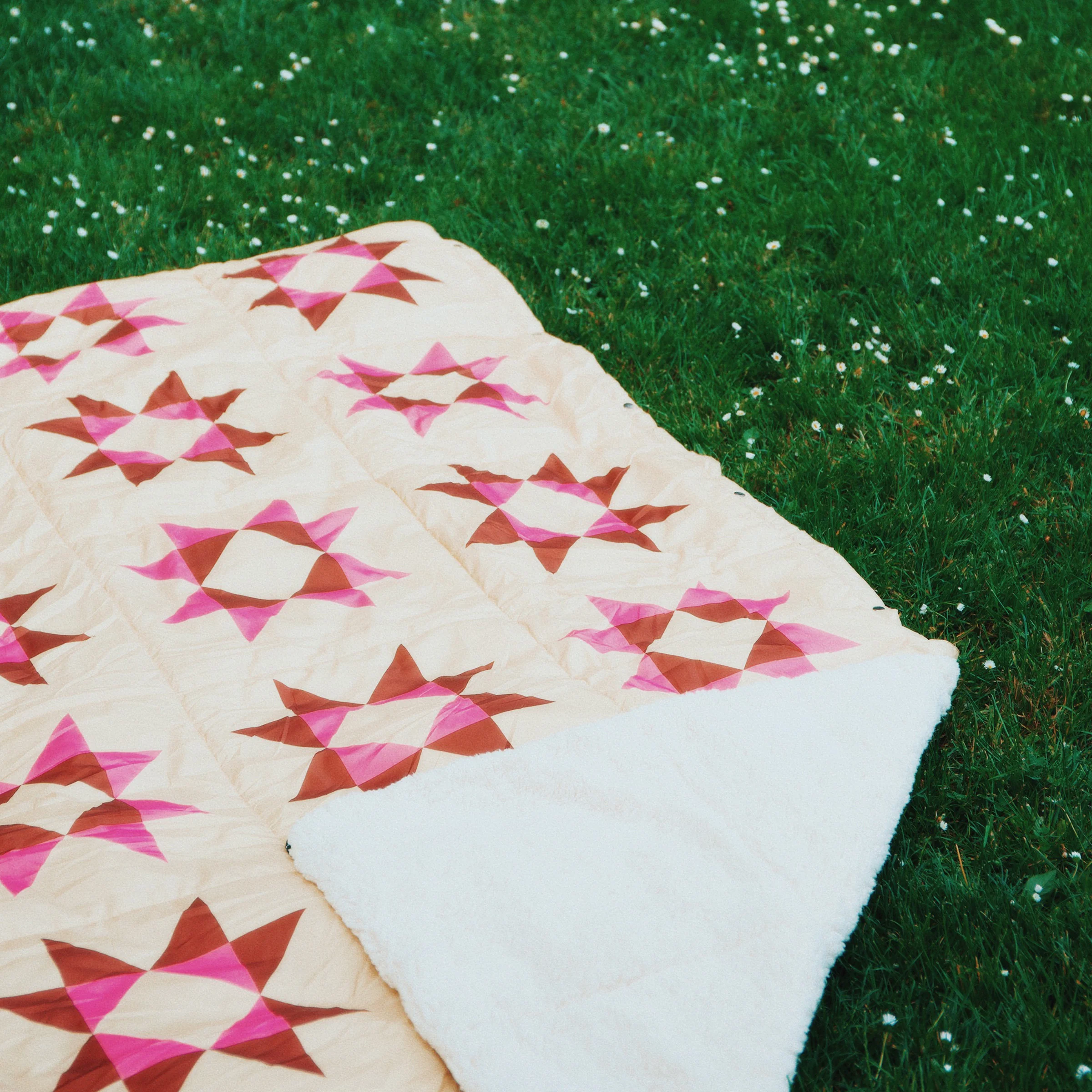 Quilt Stars Camp Blanket - Image 3